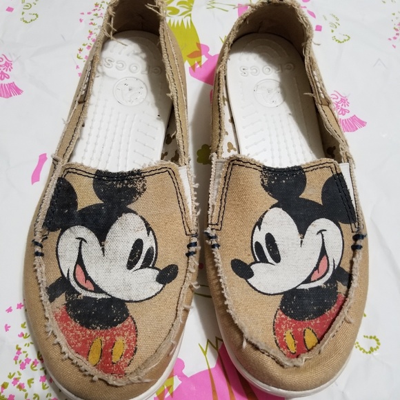 mickey mouse canvas crocs